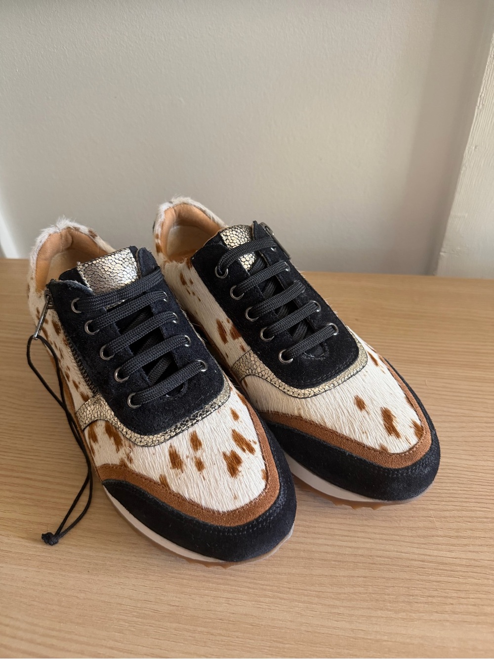 Myra Swift Cowhide Genuine Leather Sneakers Size 6 | Side Zip | NWOT - Picture 10 of 10